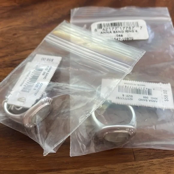 💙 Kendra Scott Anna Rhodium Plated & Mother Of Pearl Silver Pendant Signet Ring - Picture 3 of 7